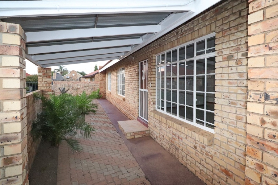 2 Bedroom Property for Sale in Flimieda North West